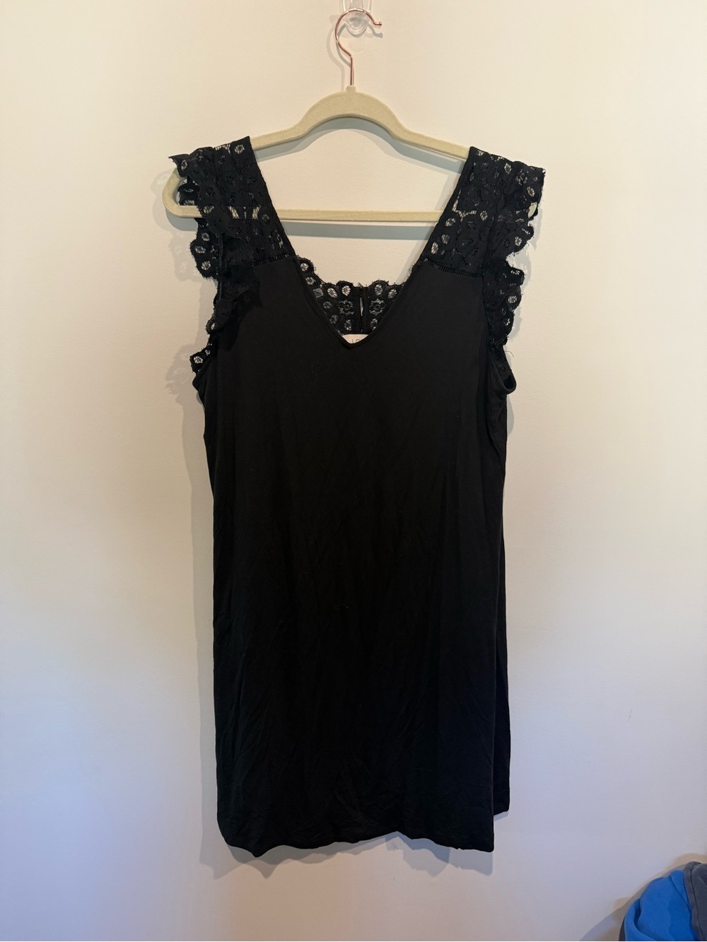 Loft Women’s Black Lace-Trim V-Neck Dress. Size Large